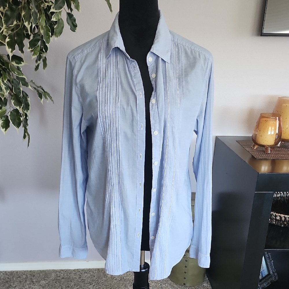 American Eagle Outfitters Light Blue Casual Button Down Shirt